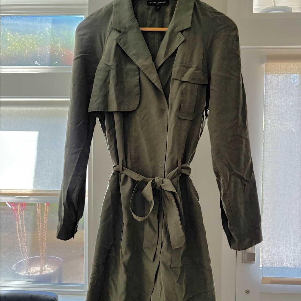 NWOT BANANA REPUBLIC Lightweight Olive Green Trench Coat Sz 2